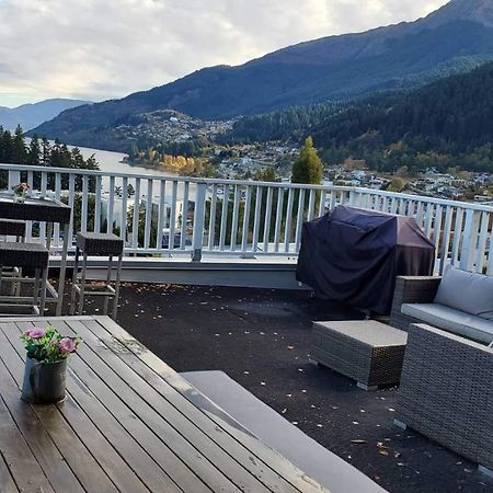 Central Lakeview Apartment With Amazing Rooftop 镇上湖景三室套房 Queenstown Exterior photo