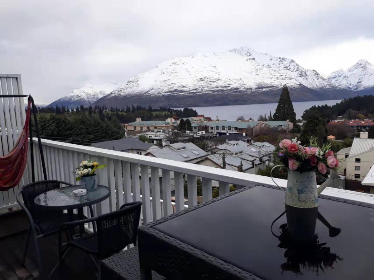 Central Lakeview Apartment With Amazing Rooftop 镇上湖景三室套房 Queenstown Room photo