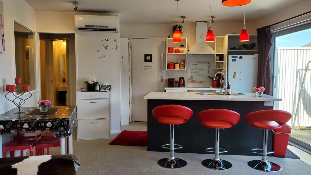 Central Lakeview Apartment With Amazing Rooftop 镇上湖景三室套房 Queenstown Exterior photo