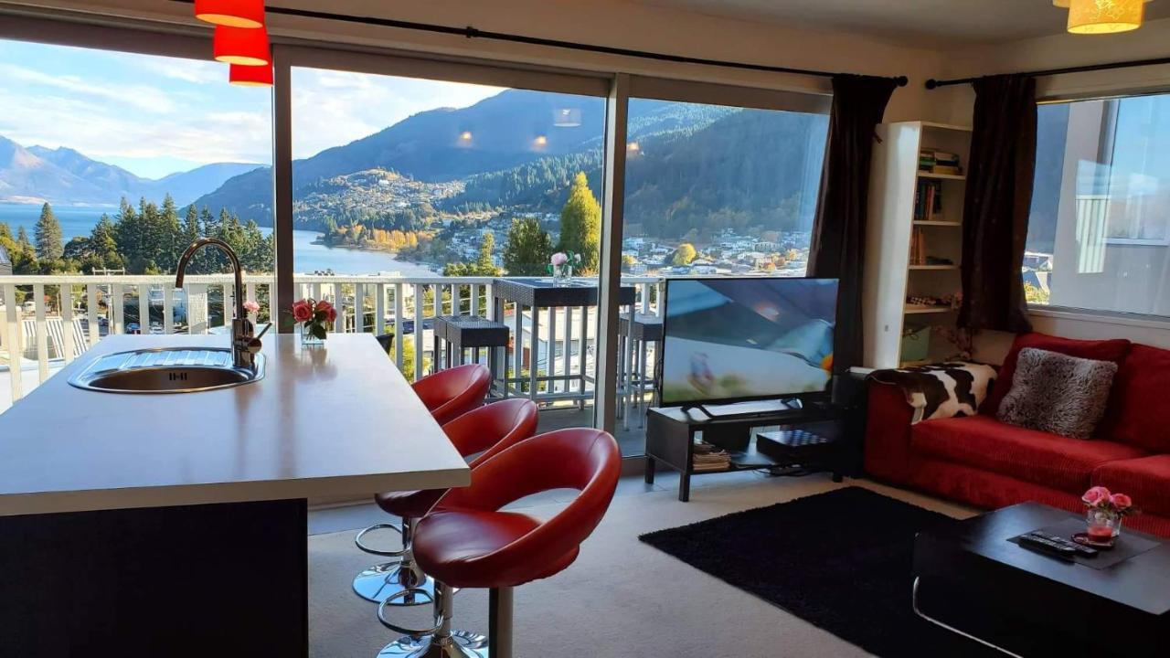 Central Lakeview Apartment With Amazing Rooftop 镇上湖景三室套房 Queenstown Exterior photo