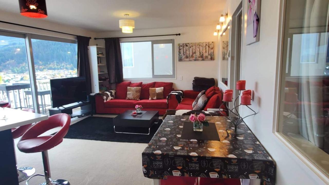 Central Lakeview Apartment With Amazing Rooftop 镇上湖景三室套房 Queenstown Exterior photo