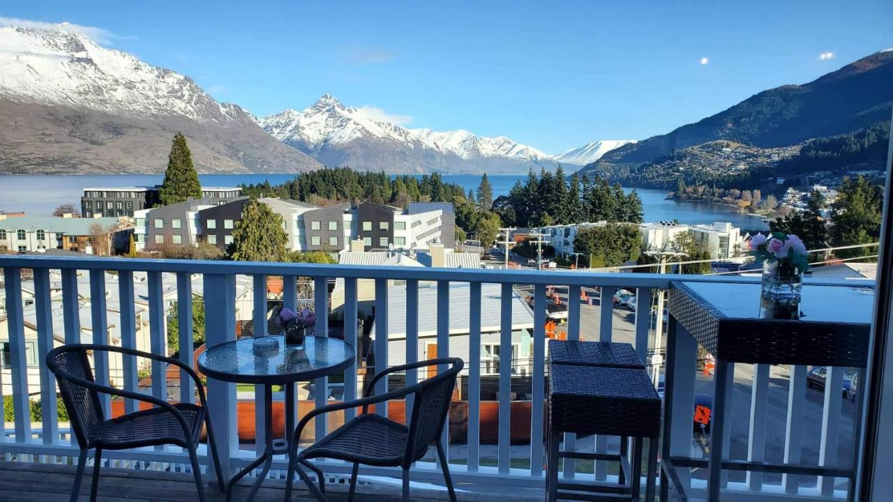 Central Lakeview Apartment With Amazing Rooftop 镇上湖景三室套房 Queenstown Exterior photo