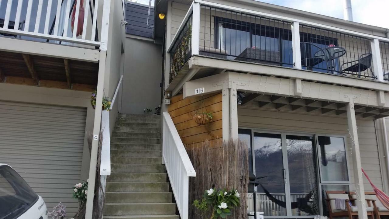 Central Lakeview Apartment With Amazing Rooftop 镇上湖景三室套房 Queenstown Exterior photo